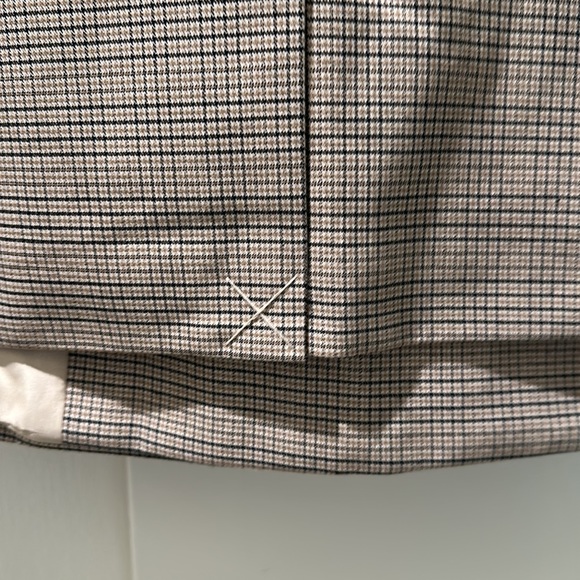 Blazer - Picture 5 of 5